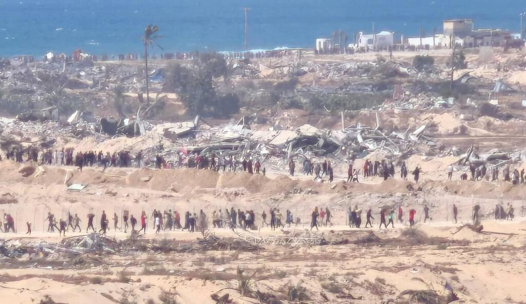 תורים לקבלת חבילות סיוע ההומניטרי בעזה