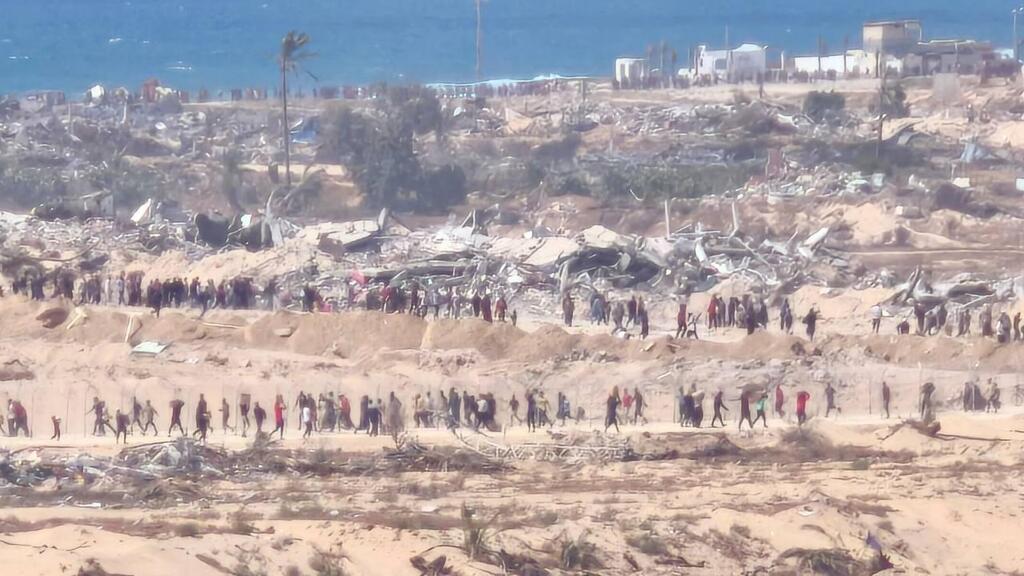 תורים לקבלת חבילות סיוע ההומניטרי בעזה