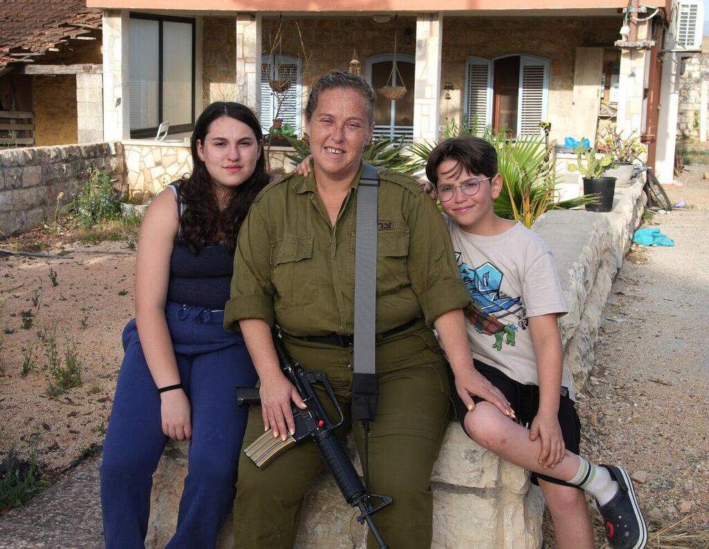 פרוייקט 600 יום לחרבות ברזל - מחיר המלחמה:  מירי מנשה, משרתת מילואים ונשואה למילואימניק