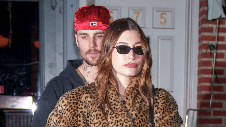 היילי בולדווין ביבר ג'סטין ביבר