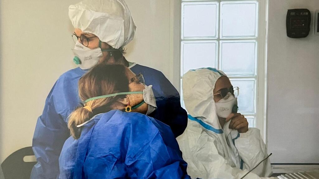 ד"ר שלי טפר מתנדבת במכון לרפואה משפטית קיבלה אות מגן שר הבריאות להתנדבות