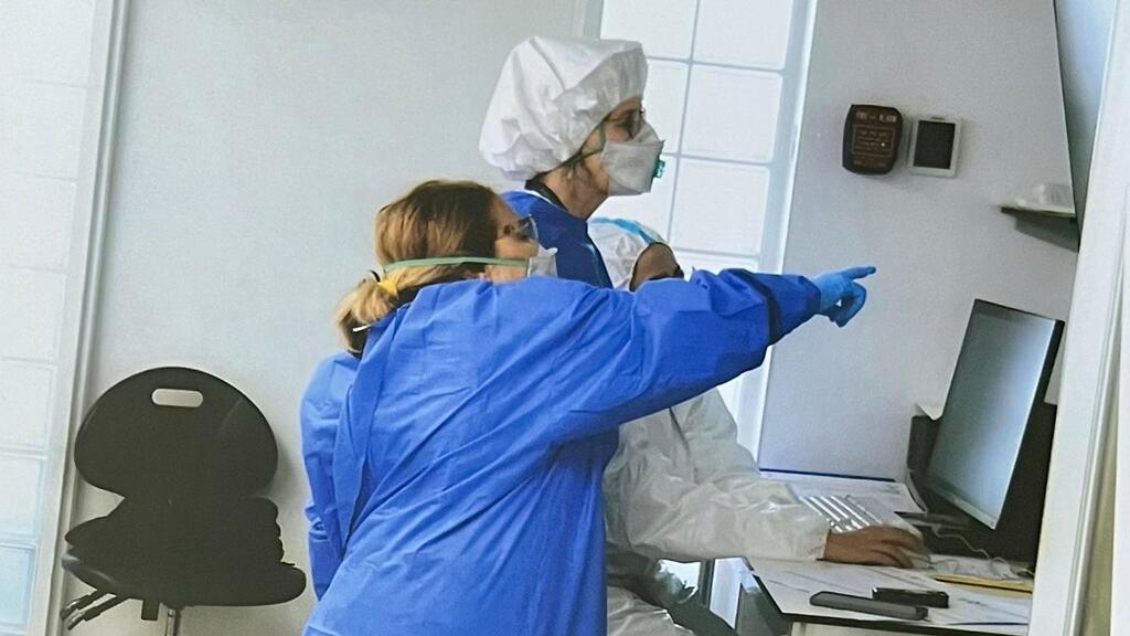 ד"ר שלי טפר מתנדבת במכון לרפואה משפטית קיבלה אות מגן שר הבריאות להתנדבות