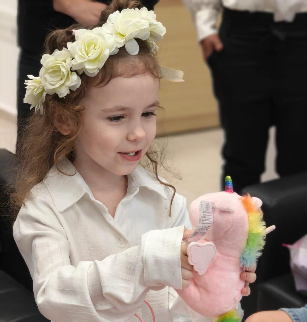 חגיגת יום הולדת חמש למוניקה הרקין, ביתו של מקסים הרקין