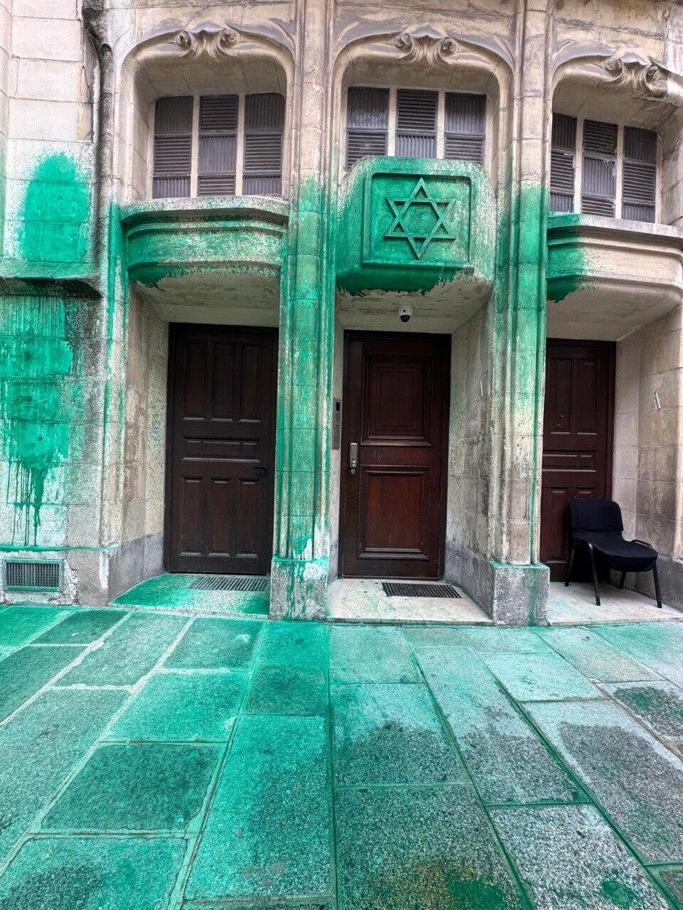 אחד מבתי הכנסת שהושחת
