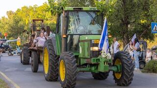 חגיגות חג השבועות בקיבוץ שמיר