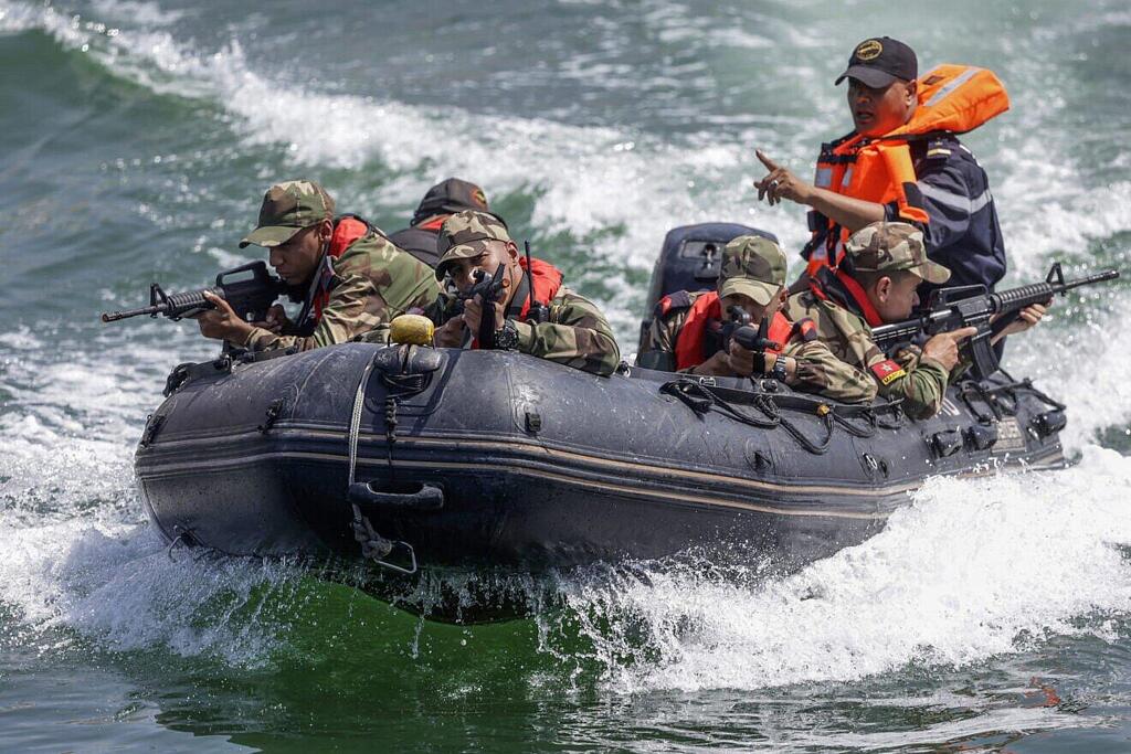 Moroccan soldiers simulate securing a port during the multinational African Lion war games 