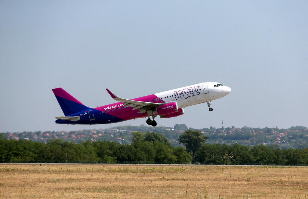 מטוס וויז אייר WIZZ AIR