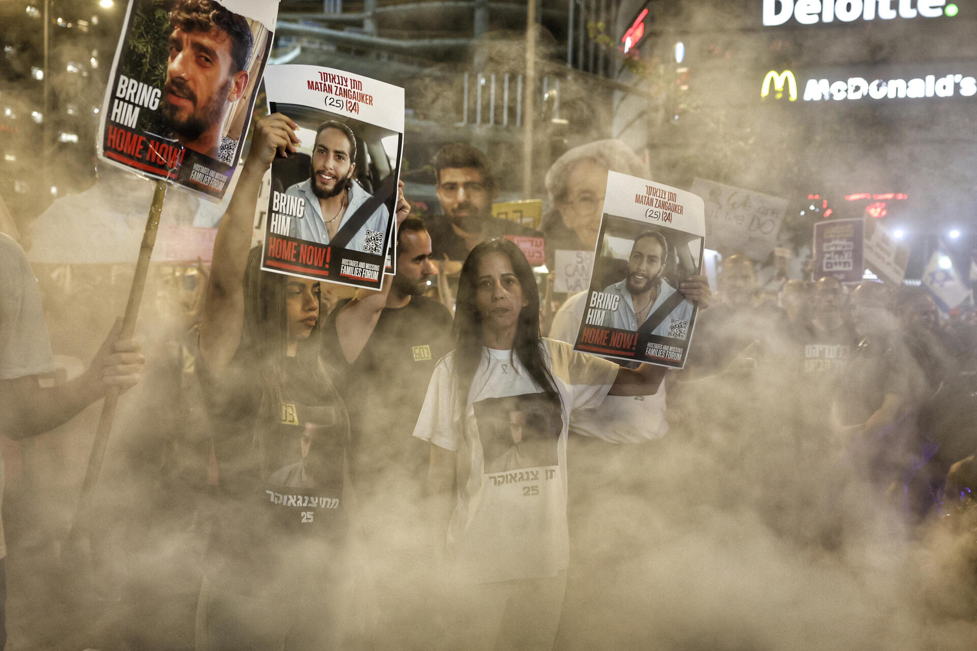 הפגנה בתל-אביב למען השבת החטופים 