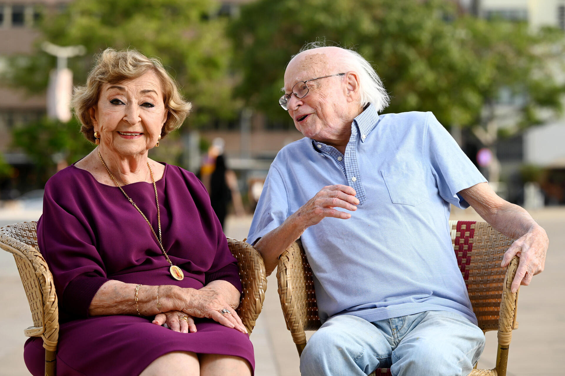 השחקנים ליא קניג בת 95 ויעקב בודו בן 94, לא מפסיקים לרגע לעבוד  