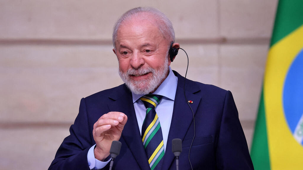 Brazilian President Lula: A surge in antisemitism during his term (Photo: Christophe Petit Tesson/Pool via Reuters) שיא ברזיל לואיז אינסיו לולה דה סילבה נואם במסיבת עיתונאים עם נשיא צרפת עמנואל מקרון