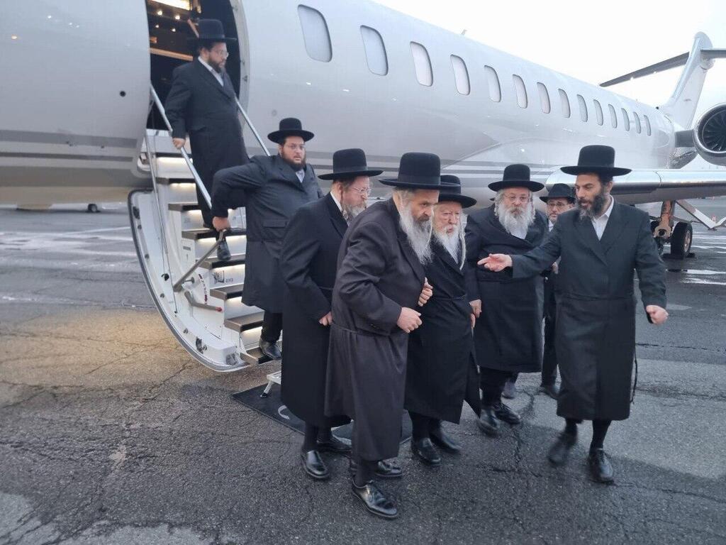 Rabbi Yaakov Aryeh Alter, head of the powerful Ger Hasidic Dynasty, arrives in Israel on a private jet האדמו"ר מגור הגיע לארה"ב במטוס פרטי