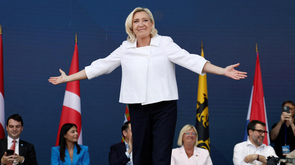 Marine Le Pen (Photo: REUTERS/Benoit Tessier) מרין לה פן בכנס של הימין הקיצוני ב צרפת