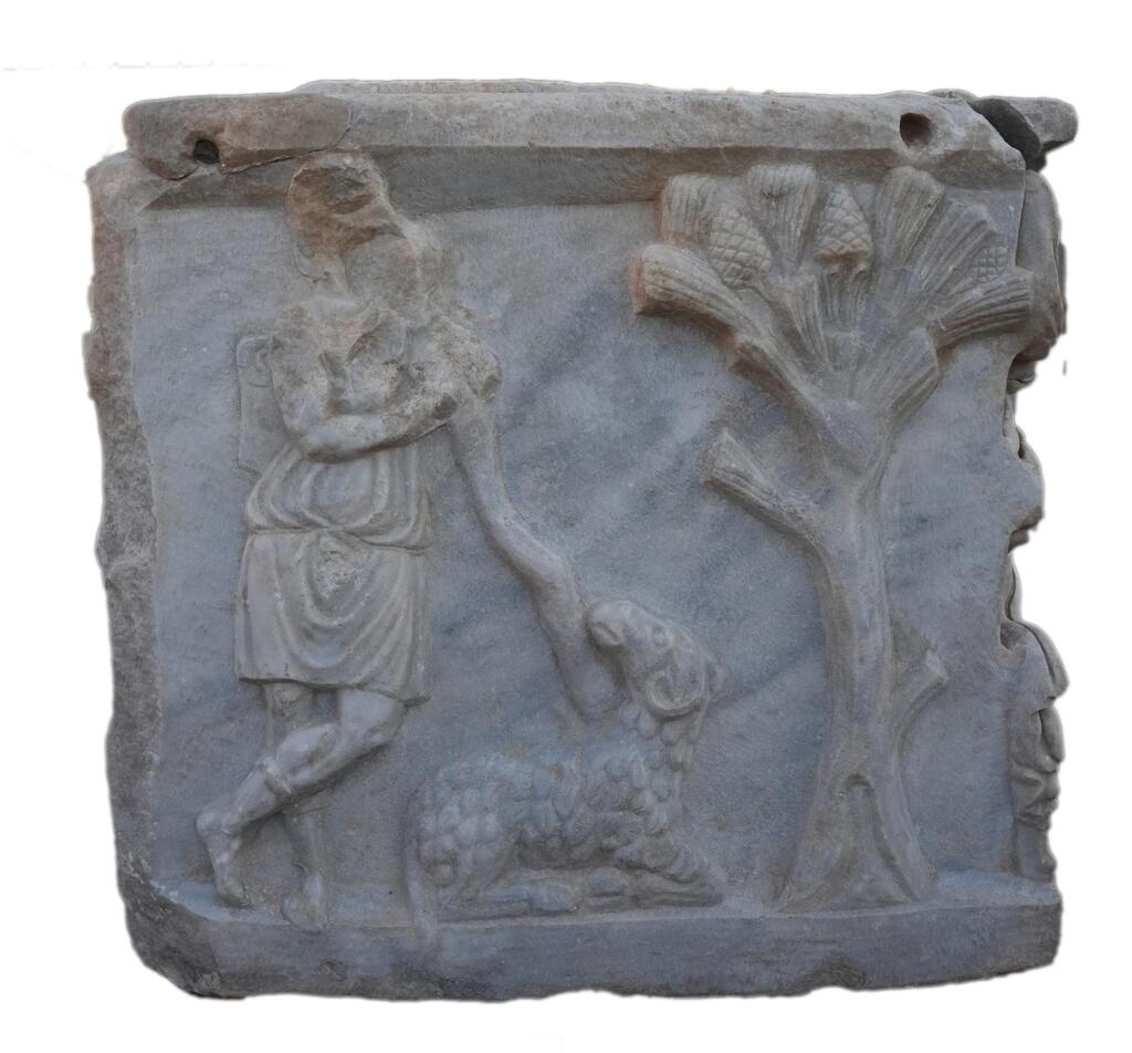 The sarchophogus following preservation efforts (Photo: Shtil Imannuelov, Israel Antiquities Authority) הסרקופג לאחר שימורו בידי מומחי מינהל השימור של רשות העתיקות