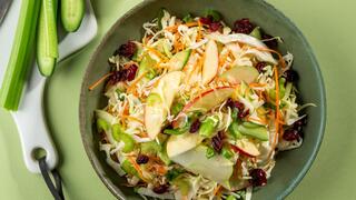 קולסלואו בסגנון וולדורף