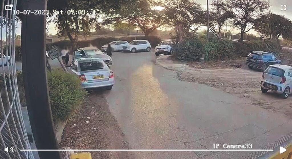 נמלטים מהנובה מגיעים לשער קיבוץ עלומים