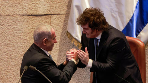 נשיא ארגנטינה חביאר מיליי וראש הממשלה בנימין נתניהו במליאת הכנסת