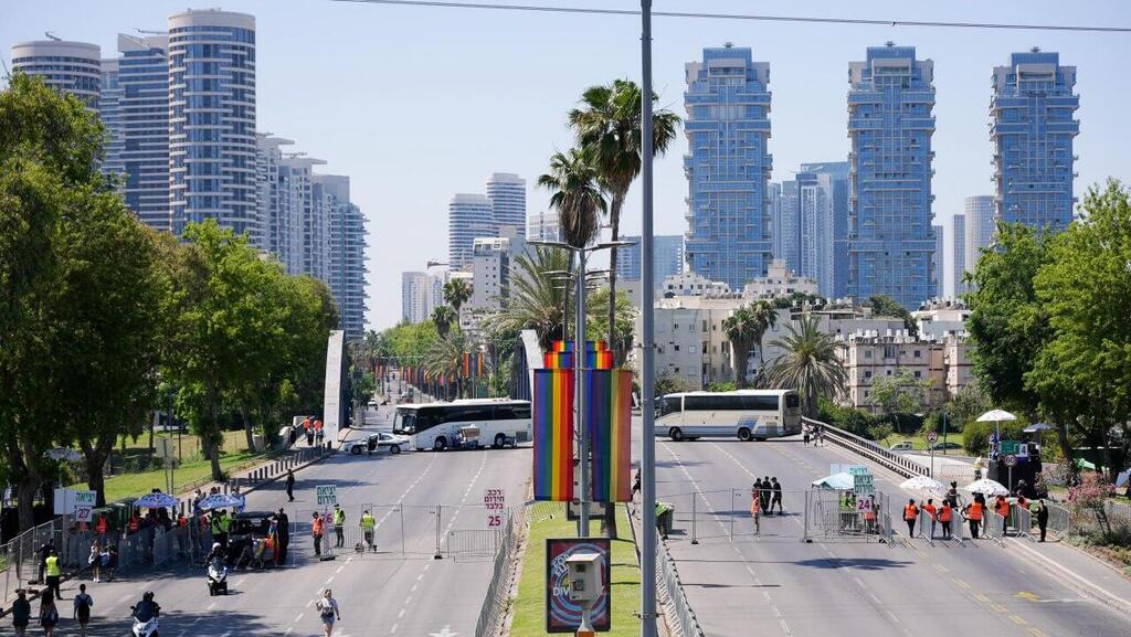 Pride parade in Tel Aviv (Photo: Israel Police) כוחות משטרה פרוסים במצעד הגאווה בתל אביב