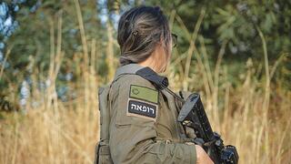 רב סרן ד"ר ר', הרופאה של חטיבת הקומנדו