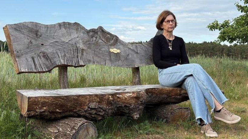 Sonja Bohl-Dencker, whose daughter Carolin Bohl was murdered at age 22 at Kibbutz Nir Oz (Photo: Lee Nechushtan) סוניה בוהל־דנקר, אימה של קרולין