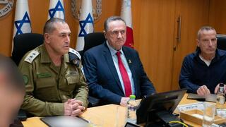 שר הביטחון והרמטכ"ל בישיבה שעות ספורות לפני פתיחת מבצע "עם כלביא" באיראן