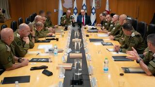 שר הביטחון והרמטכ"ל בישיבה שעות ספורות לפני פתיחת מבצע "עם כלביא" באיראן