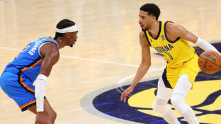 שחקן אינדיאנה פייסרס טייריס הליברטון מול שחקן אוקלהומה סיטי ת'אנדר שיי גילג'ס-אלכסנדר