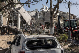 ההריסות בראשון לציון לאחר הפגיעה הישירה