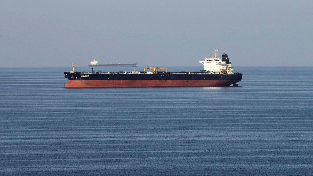 מכלית נפט במצרי הורמוז