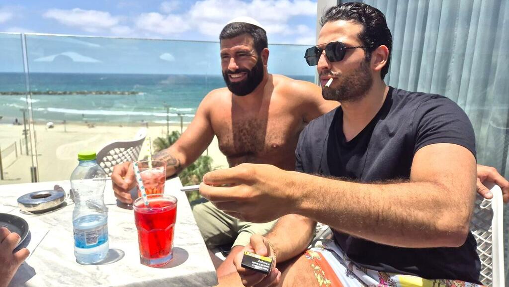 תיירים צרפתים בתל אביב
