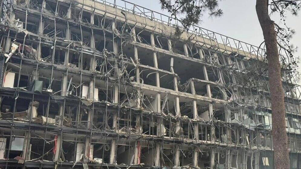 Damages to Weizmann Institute of Science after Iranian missile strike (Photo: Meir Turgeman) נזקי הנפילה במכון ויצמן, רחובות