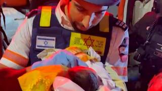 תינוק בן 6 ימים חולץ מהבניין המקביל לבניין שספג פגיעה ישירה בת״א