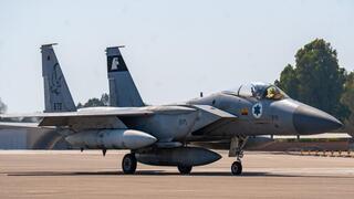 הכנות להמראת המטוסים לתקיפת משגרים ואתרי טילים במערבב איראן