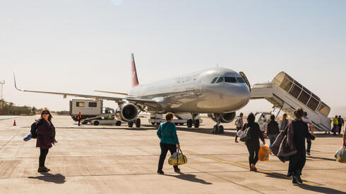נמל התעופה של עקבה, ארכיון