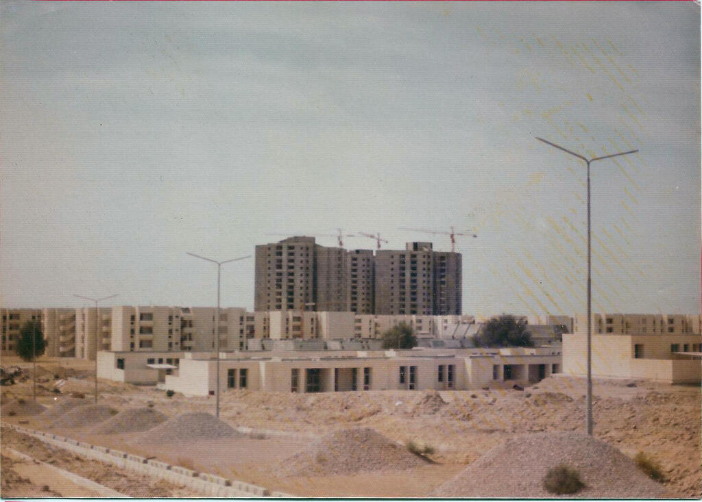מבנים בב שנ ה -70