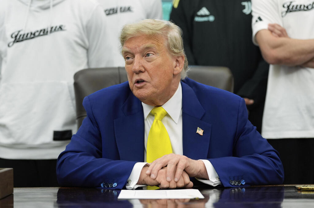 Former President Donald Trump has been quick to credit Israel’s strike campaign (Photo: Alex Brandon/AP) נשיא ארה"ב על הסכסוך בין ישראל לאיראן