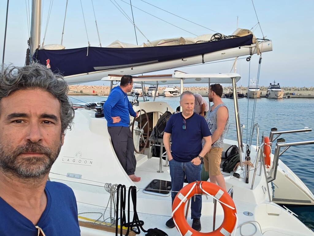 עולים על היאכטה בלימסול