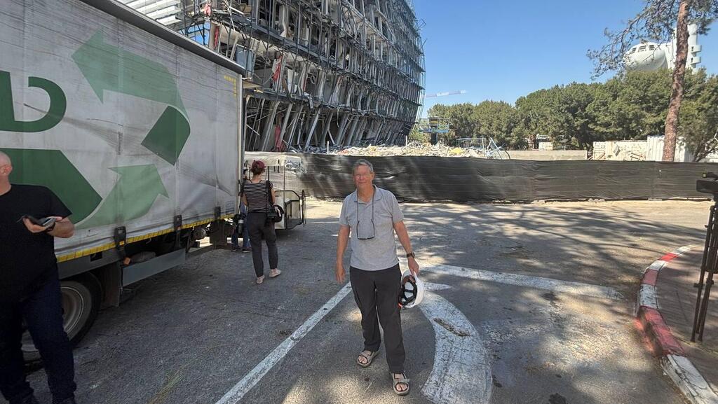 Professor Dan Yakir has spent the last decade building the research building destroyed by the Iranian missile (Photo: Meir Turgeman) פרופ׳ דן יקיר ממכון ויצמן