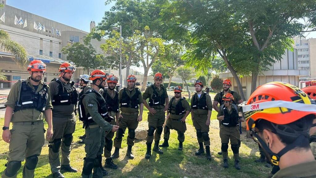 כוחות חטיבת החילוץ, היחצ״א ומילואי היחידות של מחוז דן ומחוז דרום בדרכם לנקודות הנפילה