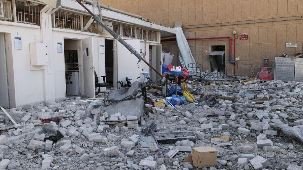 Damages to Soroka Medical Center (Photo: Alex Kolomoisky) בית חולים סורוקה לאחר הפגיעה מהמטח האיראני