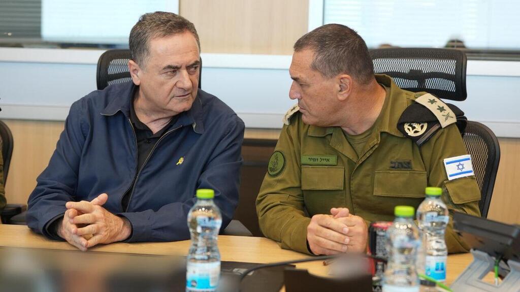 Defense Minister Israel Katz and IDF Chief of Staff Lt. Gen. Eyal Zamir (Photo: Elad Malka, Defense Ministry) שר הביטחון ישראל כ"ץ והרמטכ"ל אייל זמיר בהערכת מצב