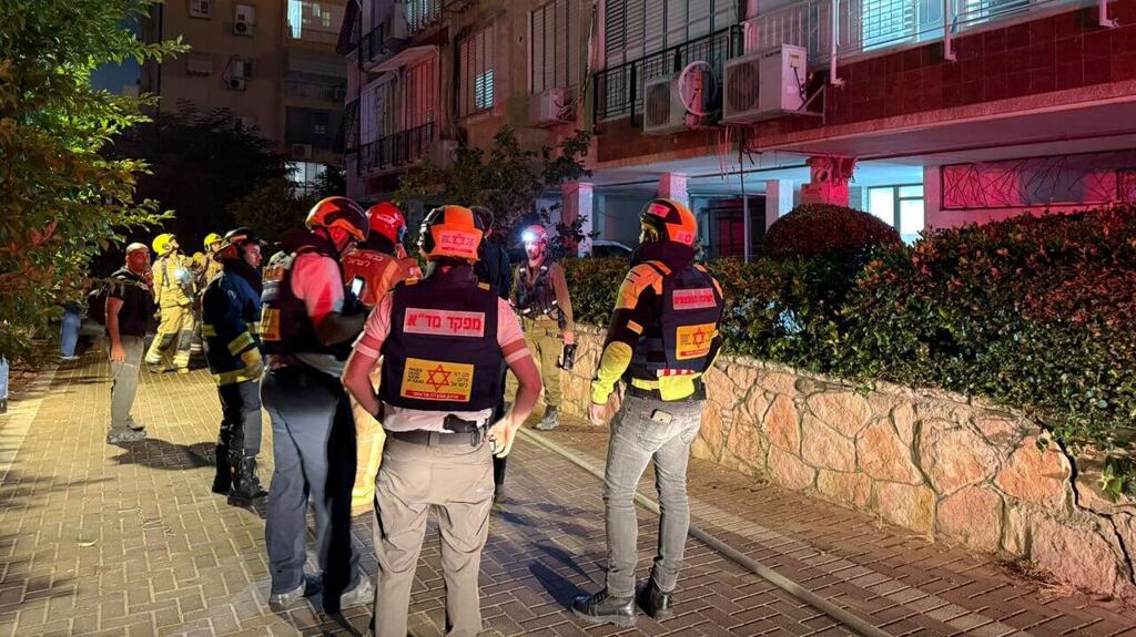צוותי מד"א בזירת נפילת הרסיס