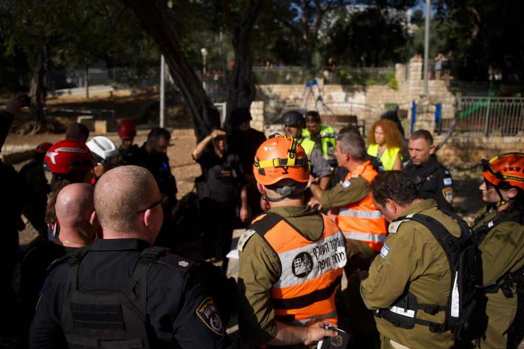 תיעוד מפעילות כוחות פיקוד העורף בזירות הנפילה ברחבי הארץ