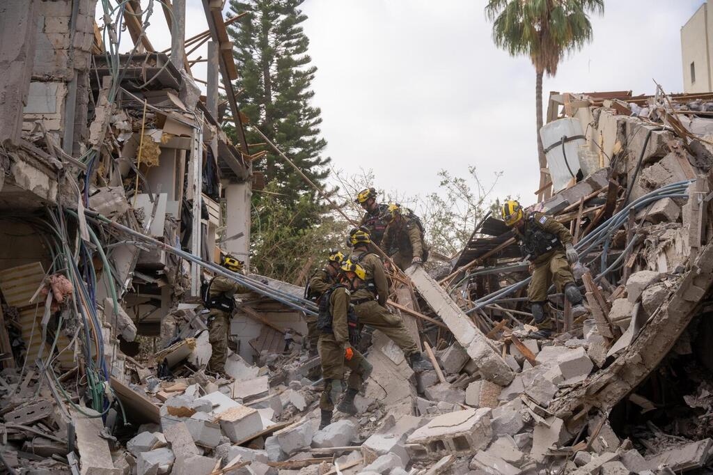 תיעוד מפעילות כוחות פיקוד העורף בזירות הנפילה ברחבי הארץ