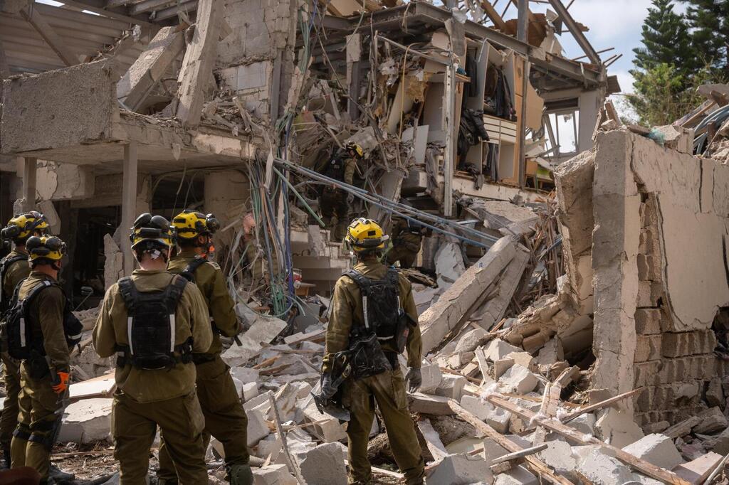 תיעוד מפעילות כוחות פיקוד העורף בזירות הנפילה ברחבי הארץ