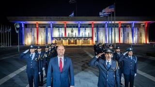  משכן הכנסת מואר בצבעי דגל ארה״ב כהוקרה לנשיא טראמפ