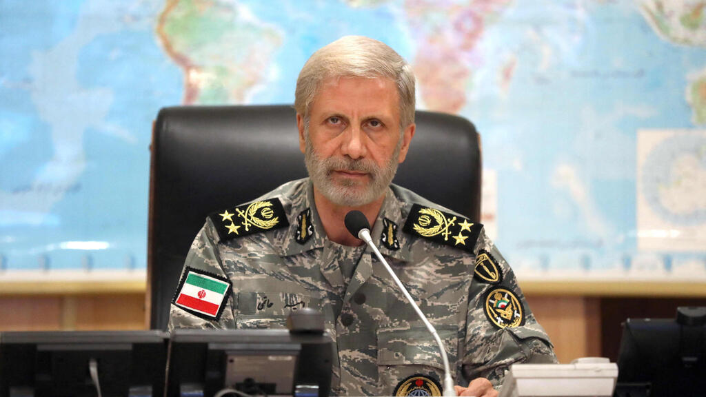 Amir Hatami, commander-in-chief of the Iranian Army (Photo: AFP/ Iranian Army Media Office) אמיר חתאמי מפקד צבא איראן ב חמ"ל האיראני