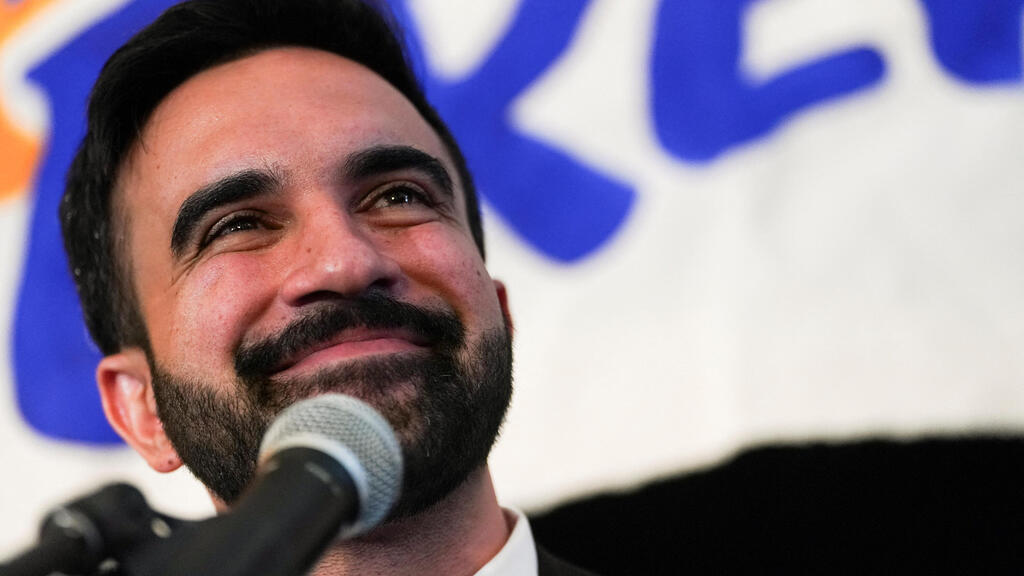 Zohran Mamdani is poised to become New York City's first Muslim mayor (Photo: David 'Dee' Delgado/Reuters) זוהראן ממדאני ניצח בפריימריז של המפלגה הדמוקרטית לראשות העיר ניו יורק