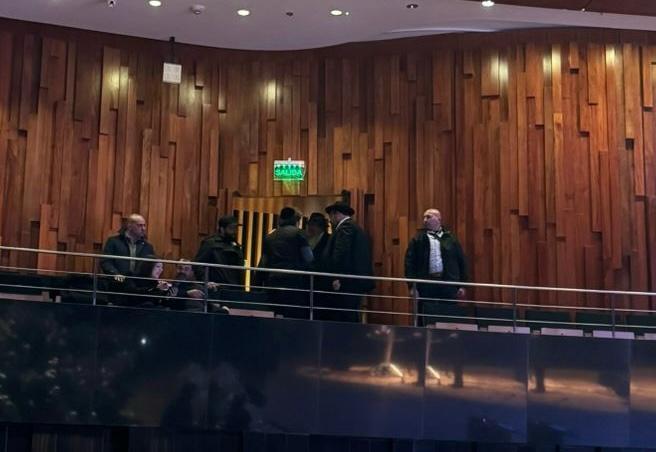 Argentine President Javier Milei joins a Chabad gathering in Buenos Aires marking the yahrzeit of the Lubavitcher Rebbe הנשיא מיילי ישב ביציע העליון