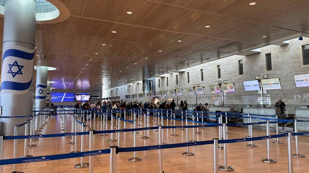 Ben Gurion Airport (Photo: Roi Alman) נתב"ג, בוקר דליל מאוד