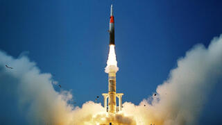 טיל חץ. צריך לחדש מלאים